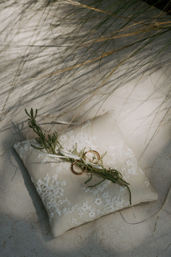 Pillow with rings 3 michelin star wedding in Italy - Italian Wedding Designer