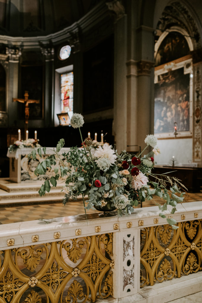 Altar in the church - 3 Michelin star wedding in Italy - Italian Wedding Designer