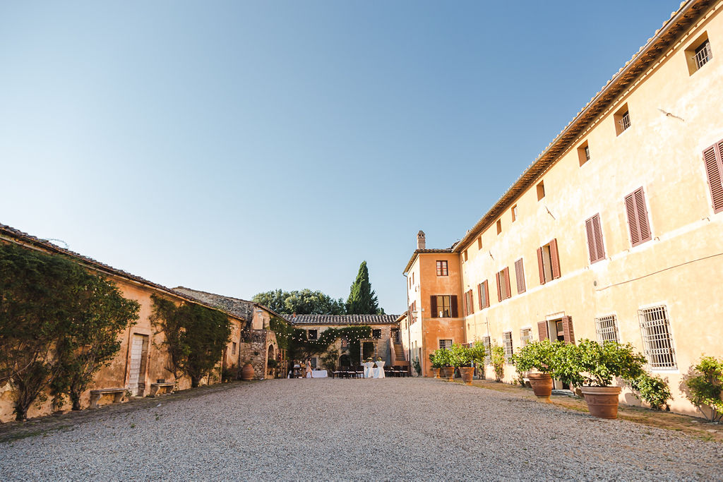 Villa Courtyard 3 days event at Villa Catignano - Italian Wedding Designer